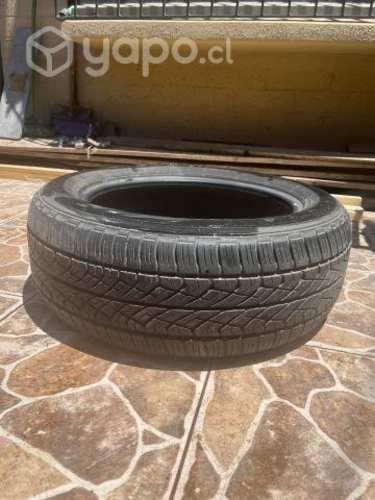 Neumático aro 17 para auto marca YOKOHAMA