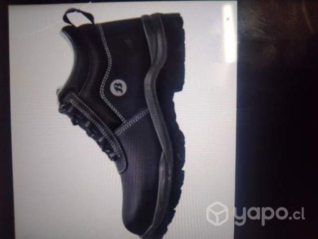 Botas de seguridad marca Bata nueva talla 37