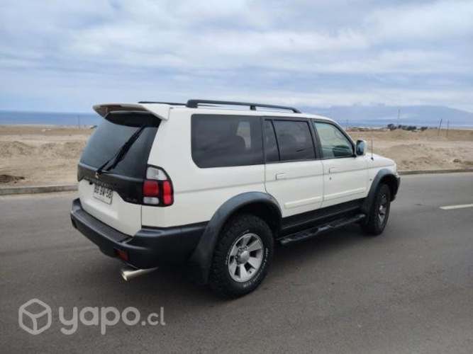 Mitsubishi Montero 2008