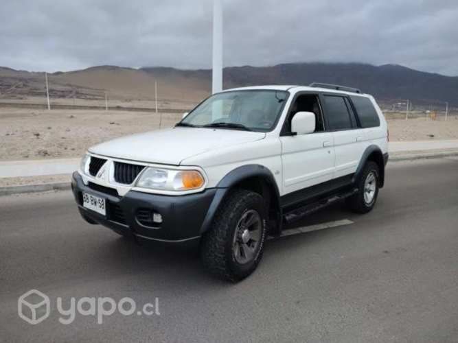 Mitsubishi Montero 2008