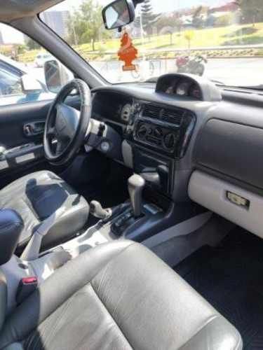 Mitsubishi Montero 2008