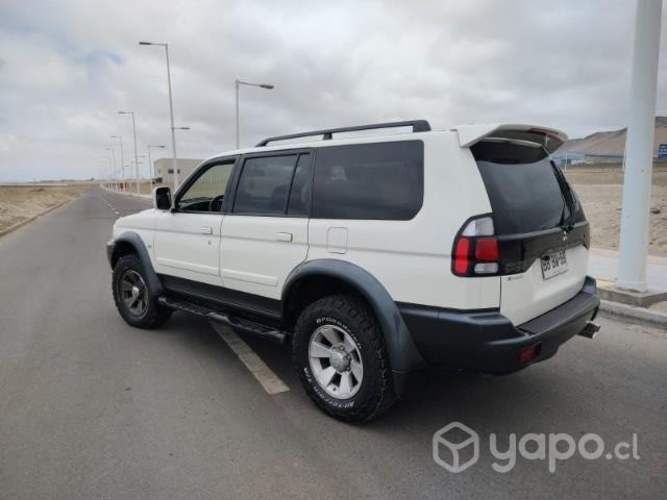 Mitsubishi Montero 2008