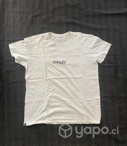 Polera Oakley