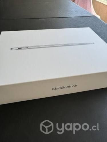 MacBook Air M1 13,3