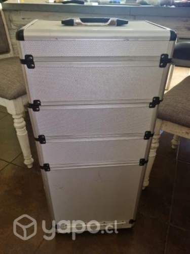 maleta estilista usada con accesorios