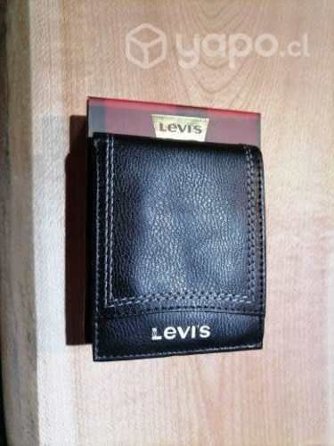 Billetera levis varon negra