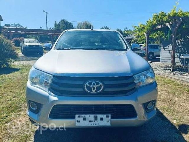 Camioneta Toyota Hilux 4*4 SR