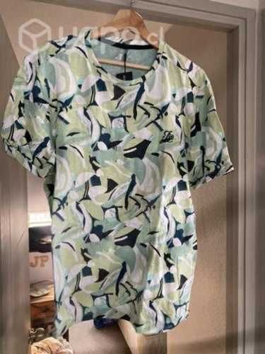 Polera río, nueva, talla XL