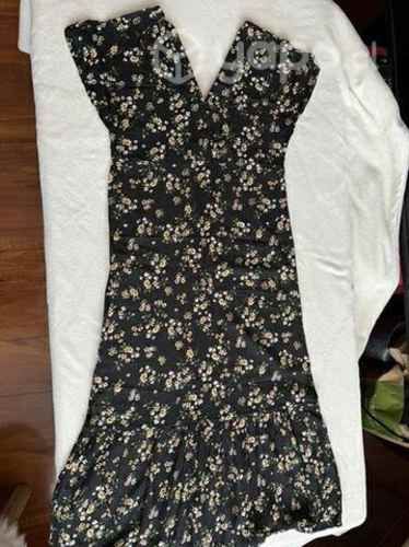 Vestido largo negro con flores