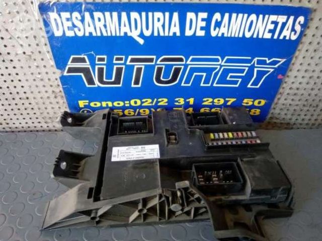 Caja fusibles interior Ford Transit 