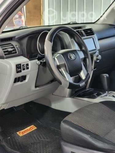 Toyota 4runner sr5 lujo 2011