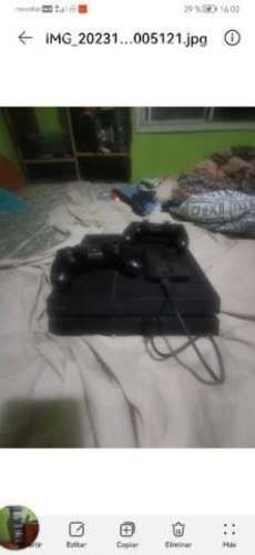Vendo play 4 usado.