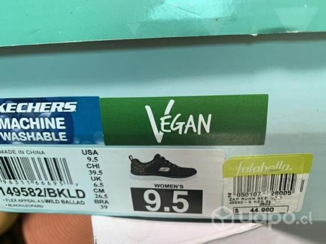Original zapatilla skecher vegana embalada