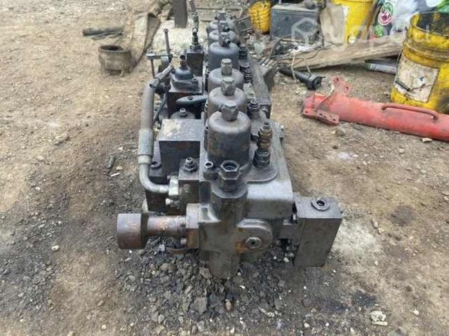 Caja de válvula excavadora Volvo 290