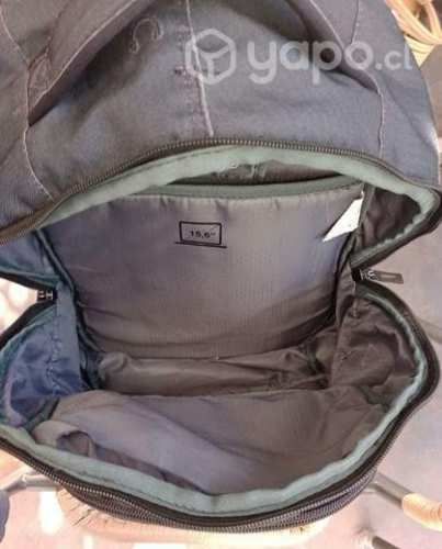 Mochila para computador Head 30 LTS buen estado