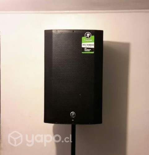 Parlante activo Mackie Thump15 - 1300w