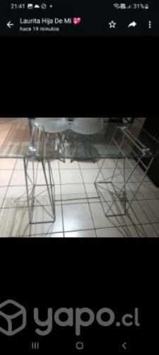 Arrimo de madera, mesa de centro.