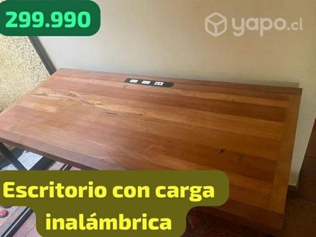 Escritorio de roble con enchufe y usb