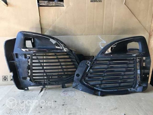 Tapa neblinero /bisel Peugeot 3008