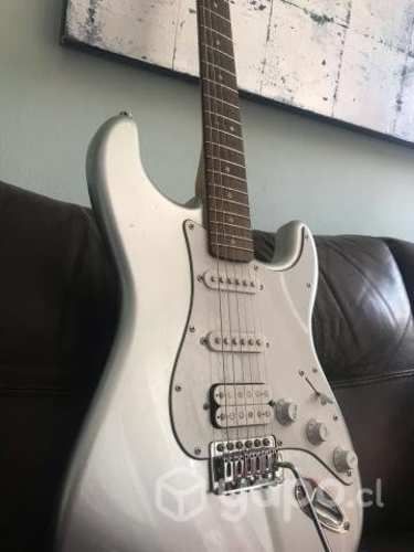 Guitarra Squier Affinity HSS