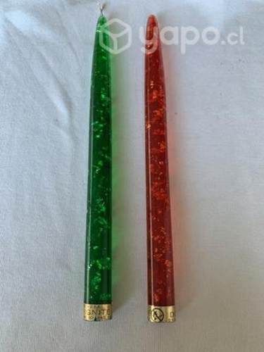 Dos velas de adorno con brillos en su interior