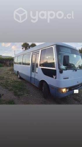 Se vende minibus mitsubishi rosa