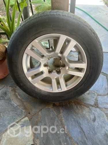 LLanta Aro 18 con neumatico