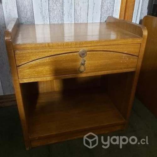 Veladores en buen estado