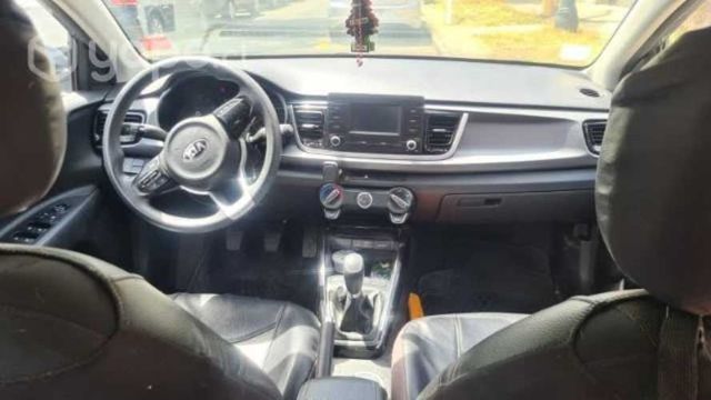 Kia rio 5 full equipo poco kilometraje