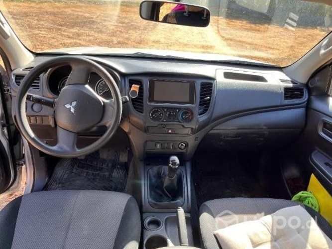 Camioneta Mitsubishi L200 4x2 work Cr 2021