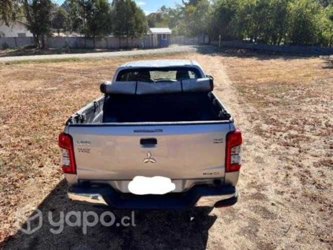 Camioneta Mitsubishi L200 4x2 work Cr 2021