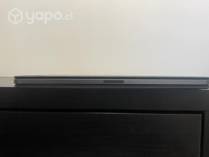 IPad 5ta Generación + Magic Keyboard + Accesorios