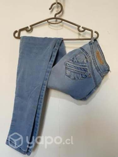Jeans skinny marca divino talla 38 tiro medio