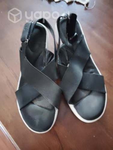 botines pollini chalas 16 hrs. Y pañales a