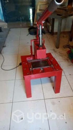 Máquina perforadora cuero