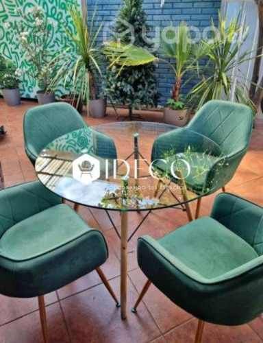 Sitial diamante de terciopelo con patas cromadas