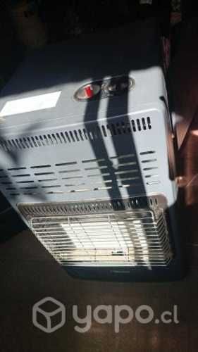 ESTUFA A GAS Grande,SEMINUEVA Y FUNCIONA PERFECTO