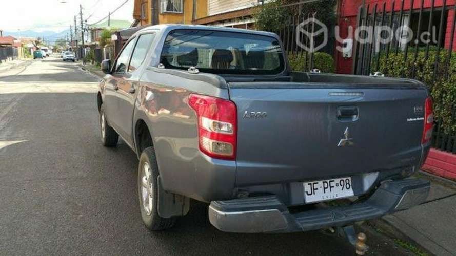 Camioneta Mitsubishi L200 2017