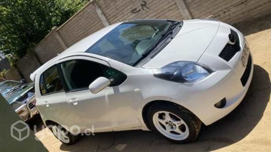 Toyota yaris 2000