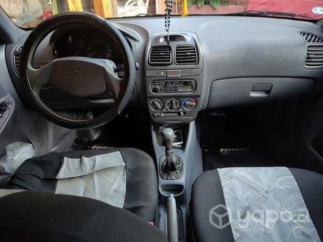 Hyundai accent 2001