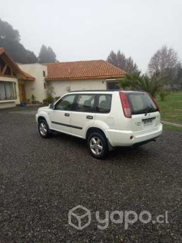 Nissan X-Trail familiar y 2009 vende dueño