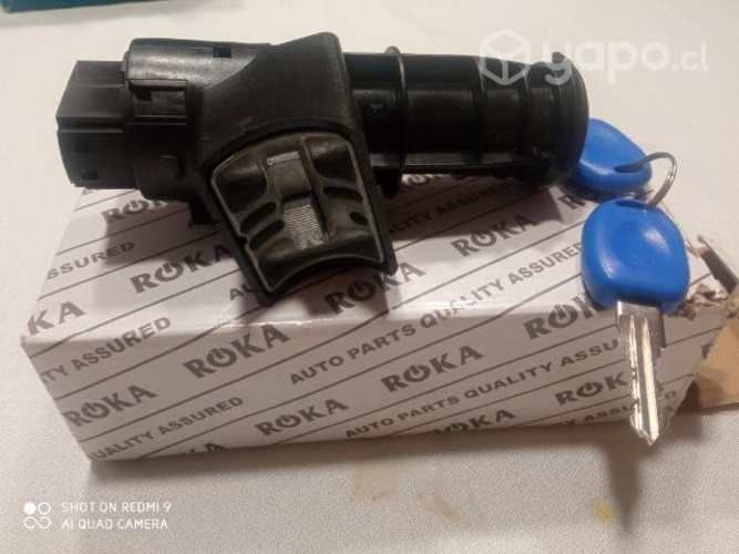 Chapa de auto suena año 2005 nueva con dos llaves