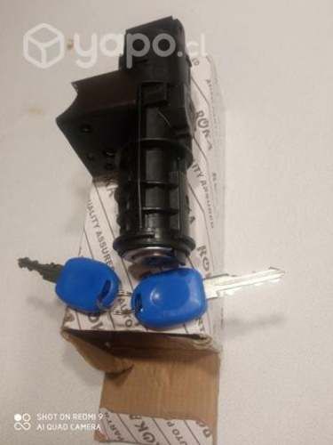 Chapa de auto suena año 2005 nueva con dos llaves