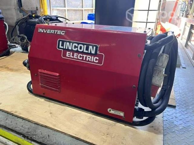 Maquina soldar LILCOLN + maleta para alambre