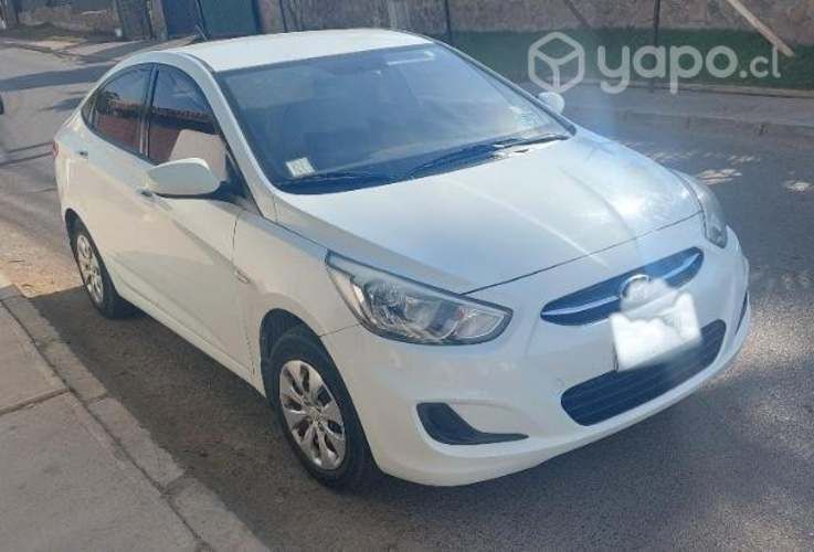 Automóvil Hyundai Accent 2015