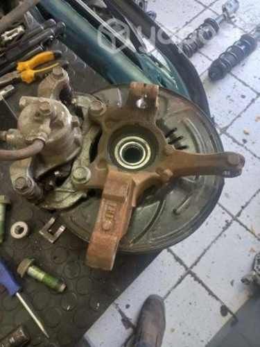 Muñón izquierdo Nissan versa 2018