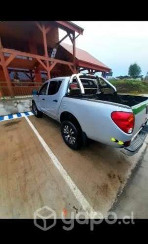 Se vende camioneta Mitsubishi l200