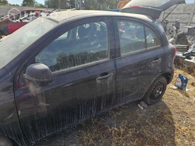 Puertas nissan march