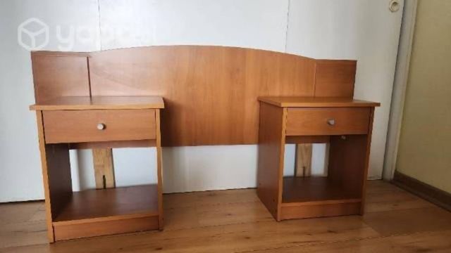 Respaldo de cama y veladores