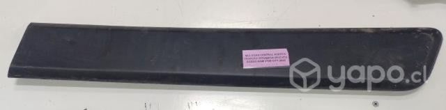 Moldura Central Puerta Tras izq (RVC188) Dodge Ram